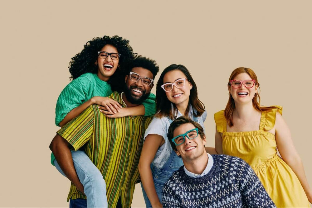 Oversized glasses frames: friends smiling at the camera